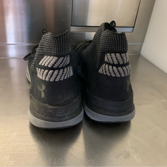 Under Armour high top running shoes - Picture 4 of 5